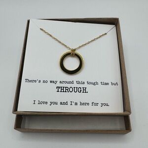 Elegant Gold Pendant Necklace